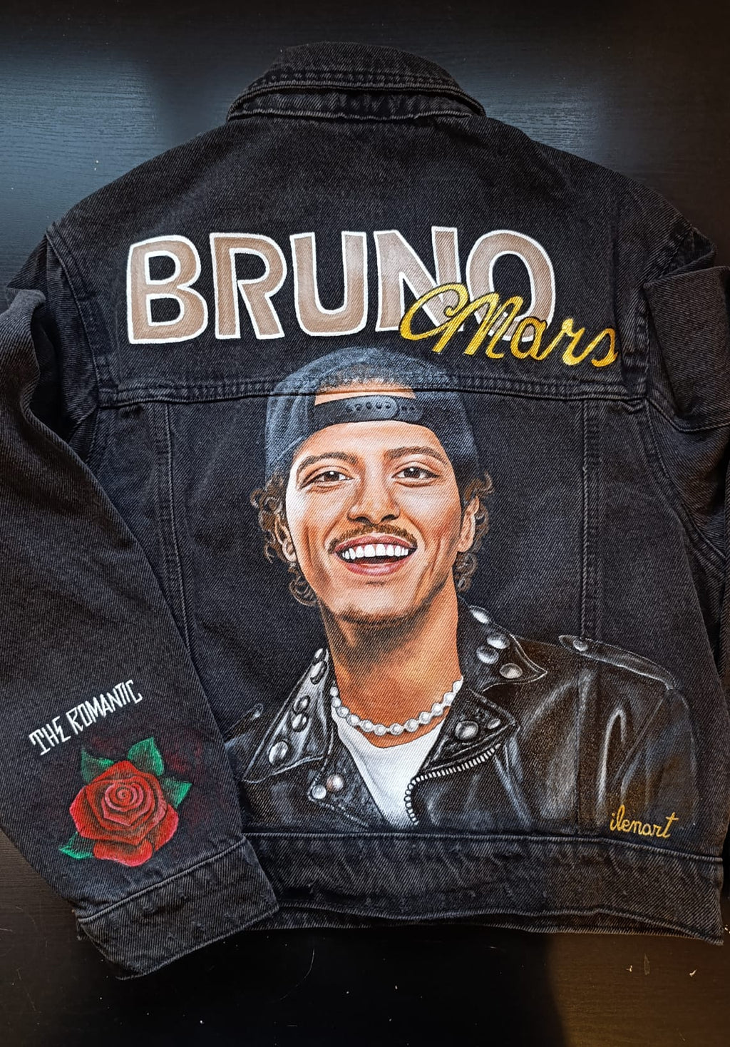 Chaqueta vaquera pintada a mano THE ROMANTIC Bruno Mars (TALLA M DISPONIBLE)