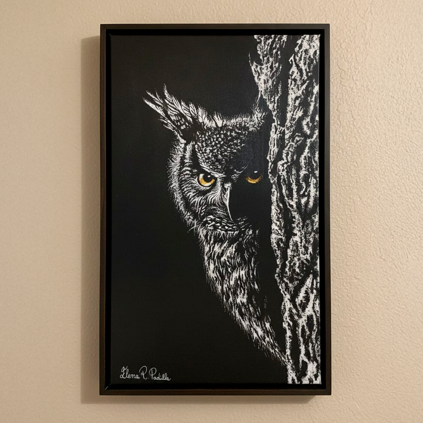 "NYX" (Diosa de la noche. Dueña de la oscuridad, controla sueños y el destino) Puntillismo sobre acrílico